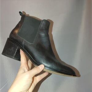 Alias Mae Black Leather Ankle‎ Boot Stacked Heel Round Toe 40 Chelsea Bootie